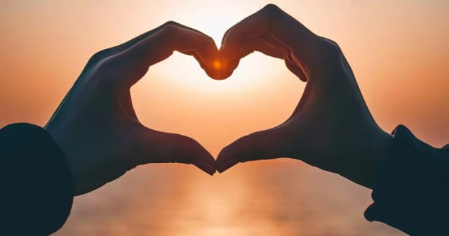Czym jest miłość? Cytaty, które zmienią Twoje spojrzenie na uczucia Czym jest miłość? Cytaty, które zmienią Twoje spojrzenie na uczucia