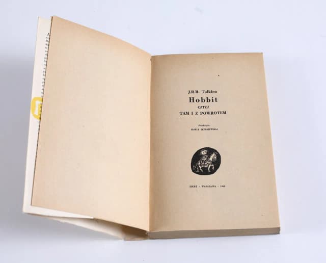 Kim jest autor książki Hobbit? Poznaj J.R.R. Tolkiena i jego dzieło Kim jest autor książki Hobbit? Poznaj J.R.R. Tolkiena i jego dzieło